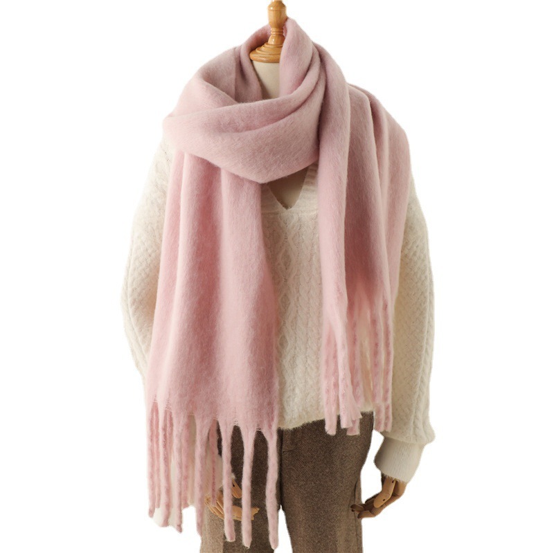 Cozy Mohair Scarf: The Perfect Winter Gift Idea - Image 5