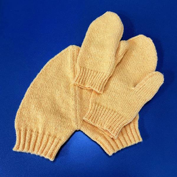 Love Warm Decoration Solid Color Knitted Yarn Gloves - Image 3