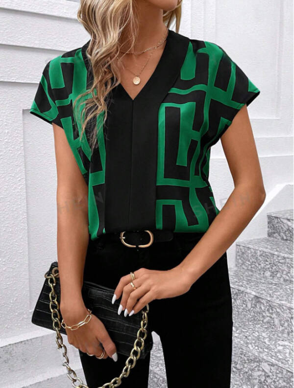 Women's Printed V-neck Shirt - Image 10